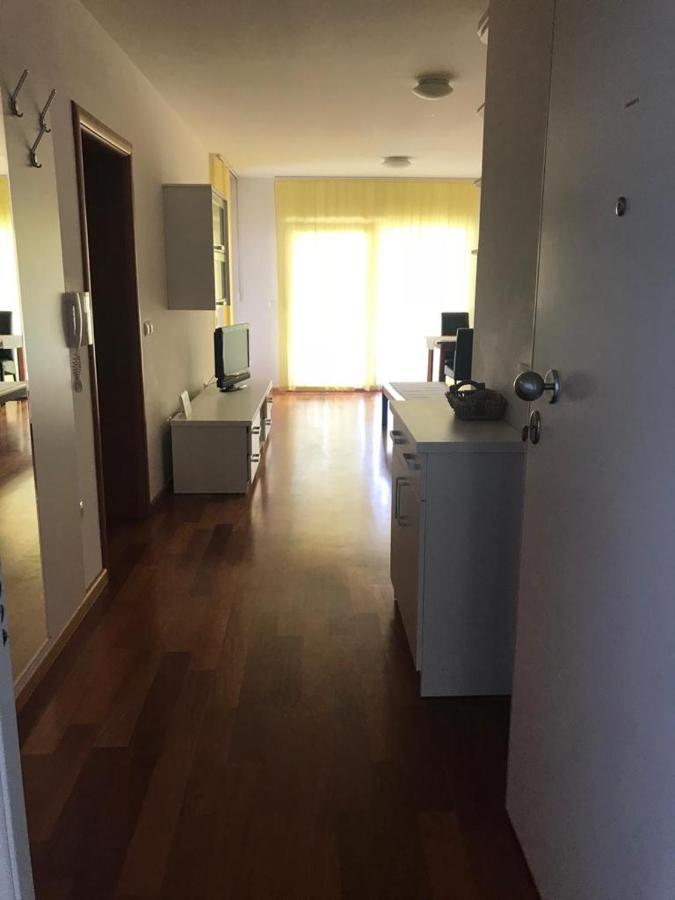 Apartment Biokovo Макарська Екстер'єр фото