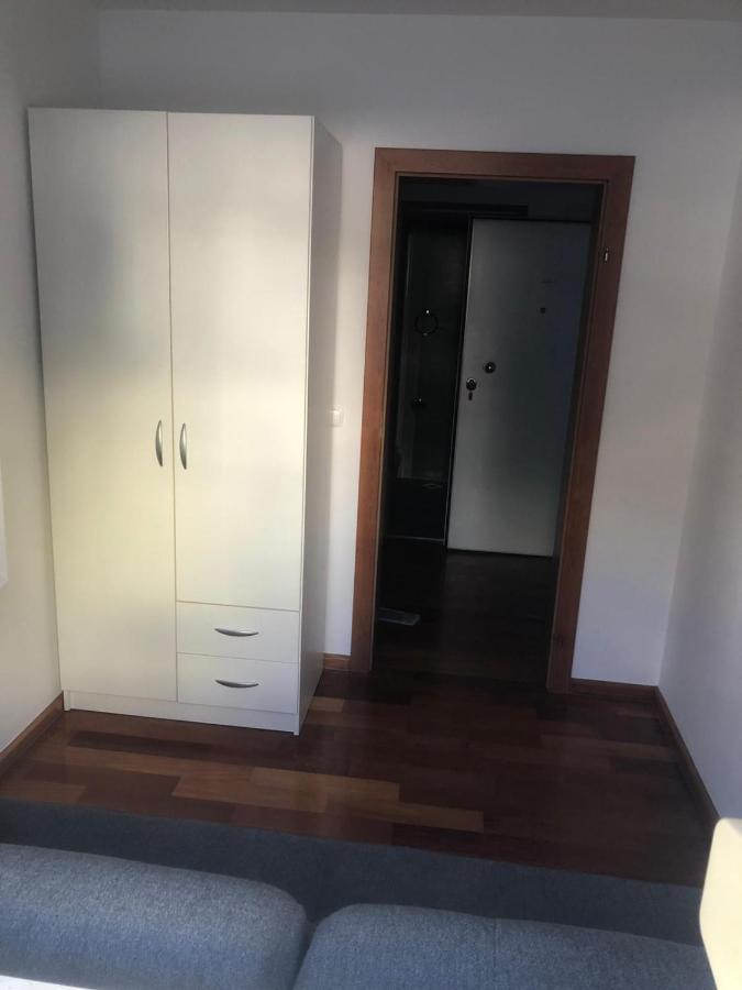 Apartment Biokovo Макарська Екстер'єр фото