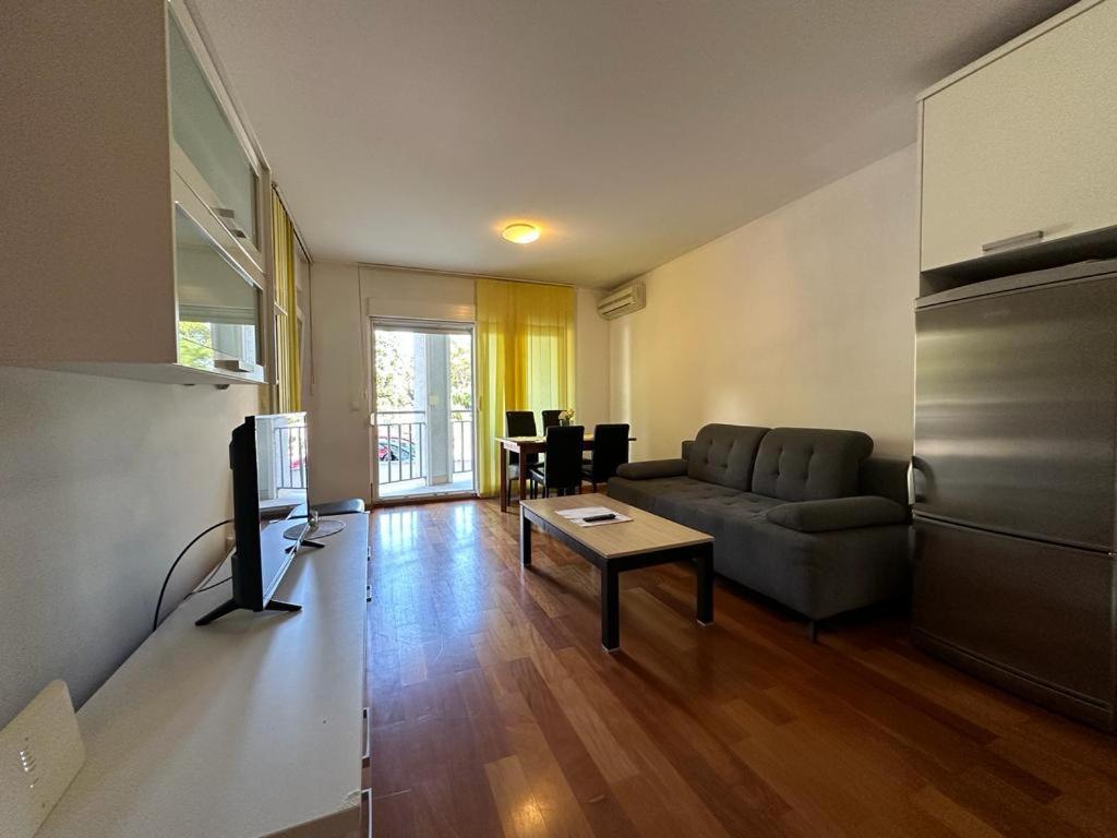 Apartment Biokovo Макарська Екстер'єр фото